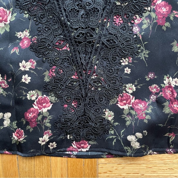 Cami NYC Charlie Reversible Lace-Up Silk Floral Top - Picture 10 of 14